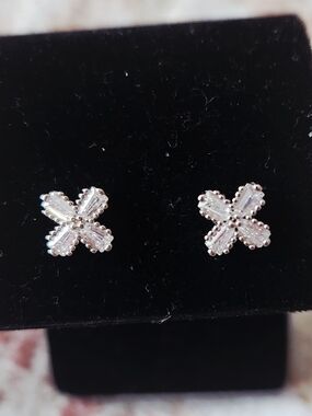 Tocara Baguette Crystal Cross Petal Stud Earrings in White